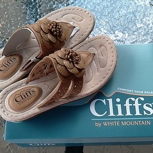 Cliffs By White Mountains Sandals